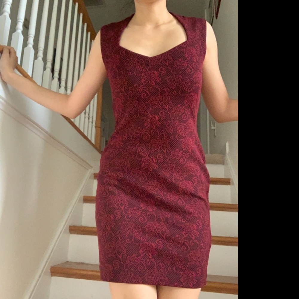 Forever 21 Black & Red Rose Bodycon Dress 🌹❣️